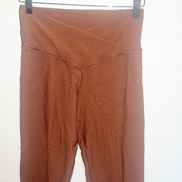 Aerie Real Me Waffle Knit Crossover Short Inseam 7/8 Brown Leggings - Picture 2 of 7